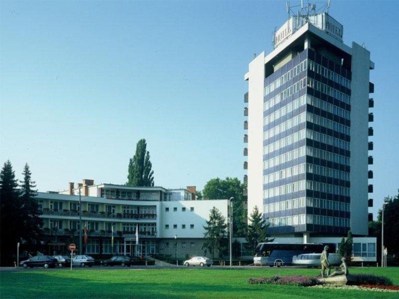 Hotel Nagyerdo Debrecen Ngoại thất bức ảnh
