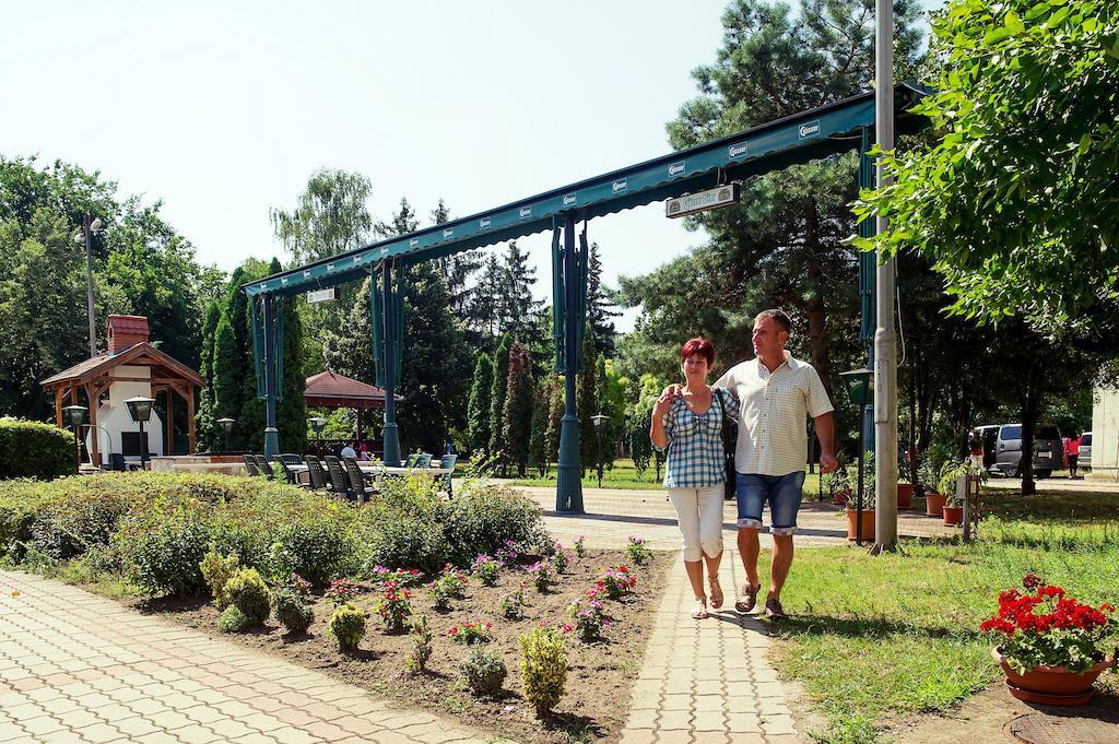 Hotel Nagyerdo Debrecen Ngoại thất bức ảnh
