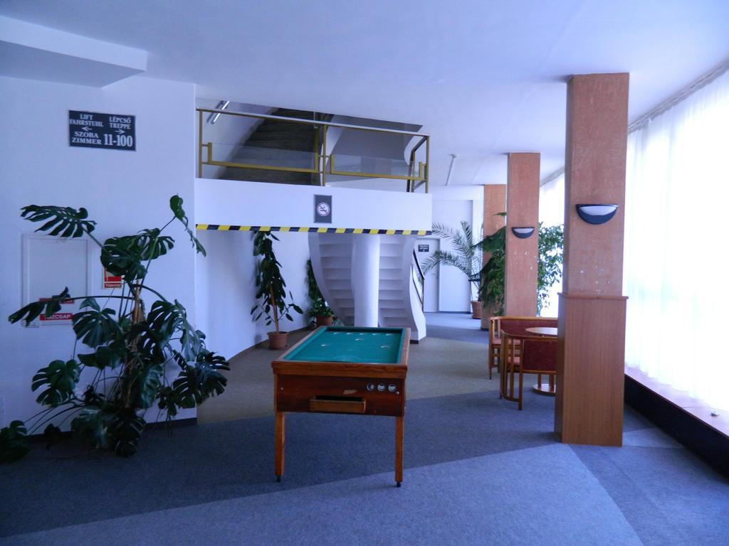 Hotel Nagyerdo Debrecen Ngoại thất bức ảnh